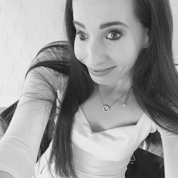 Иванка Данисова — женщина, которая родилась на свет только с одной красивой половиной лица