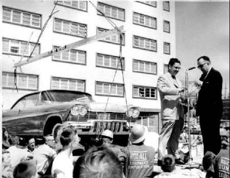 Автомобиль провел 50 лет под землей (8 фото) 
