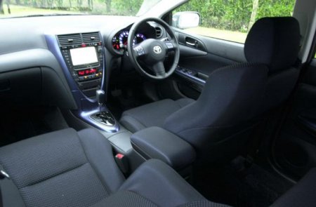 Обзор автомобиля Toyota Caldina, 2002