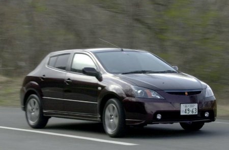 Обзор автомобиля Toyota WiLL VS, 2001