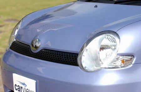 Обзор автомобиля Toyota Sienta, 2003