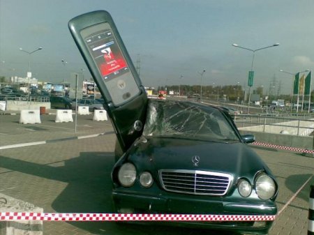 Не болтайте за рулем 