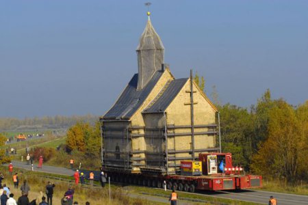 Новый дом для старой церкви (15 фото)