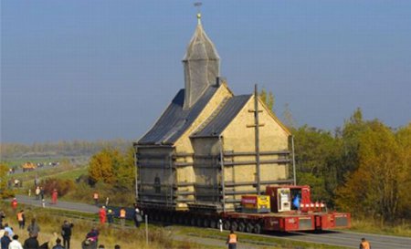 Новый дом для старой церкви (15 фото)