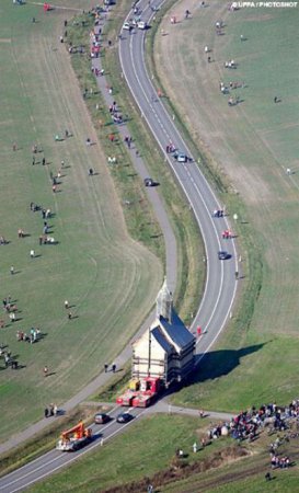 Новый дом для старой церкви (15 фото)