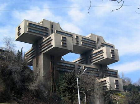 Странные здания со всего мира (84 фото)